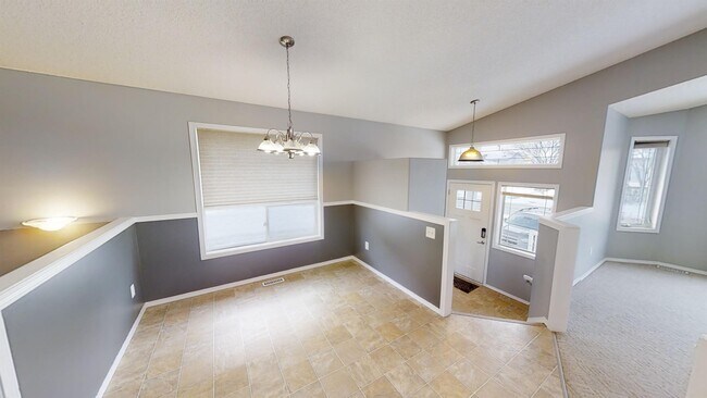 Building Photo - 9425 Lakeland Dr