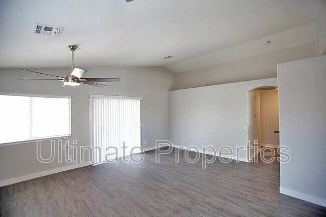 Building Photo - 16107 W Sherman St