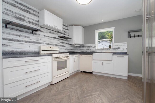Foto del edificio - 204 Winters Ln