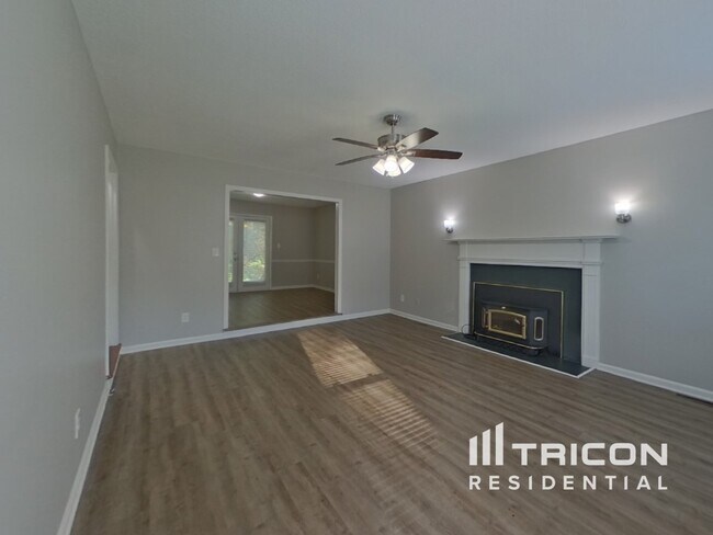 Foto del edificio - 5909 Edinborough Dr