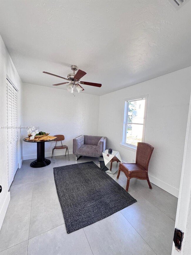 Foto del edificio - 1021 NE 33rd St