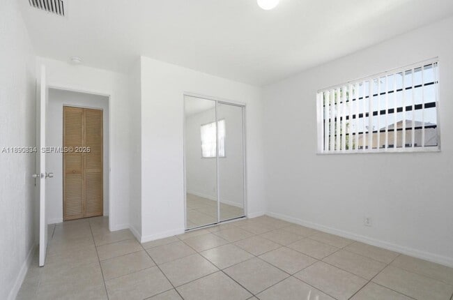 Building Photo - 4120 SW 19th St