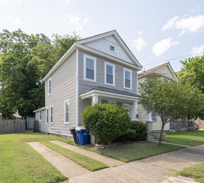 Building Photo - MOVE IN READY 3 Bedroom in Park View!
