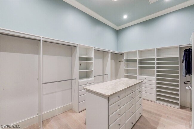 Foto del edificio - 425 Harbour Dr