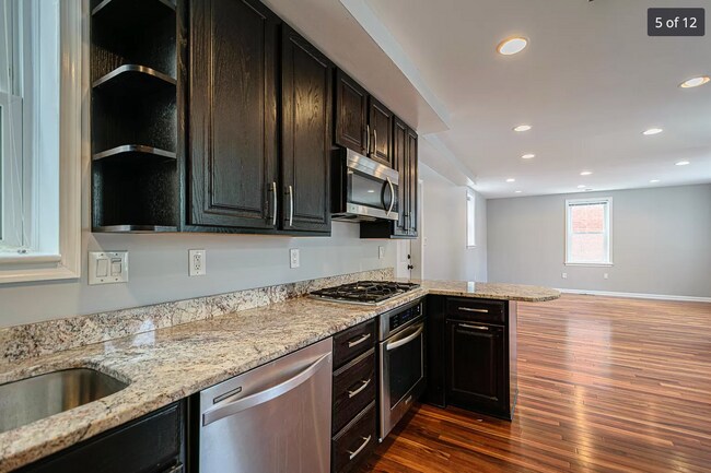 Building Photo - 1537 1st St NW