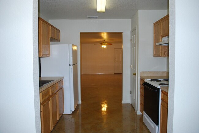 Foto del edificio - 915 Maplewood Dr