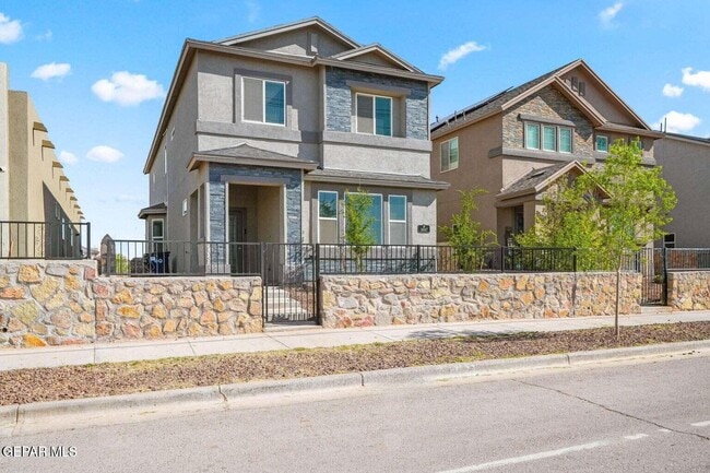 Foto del edificio - 14947 Pebble Hills Blvd