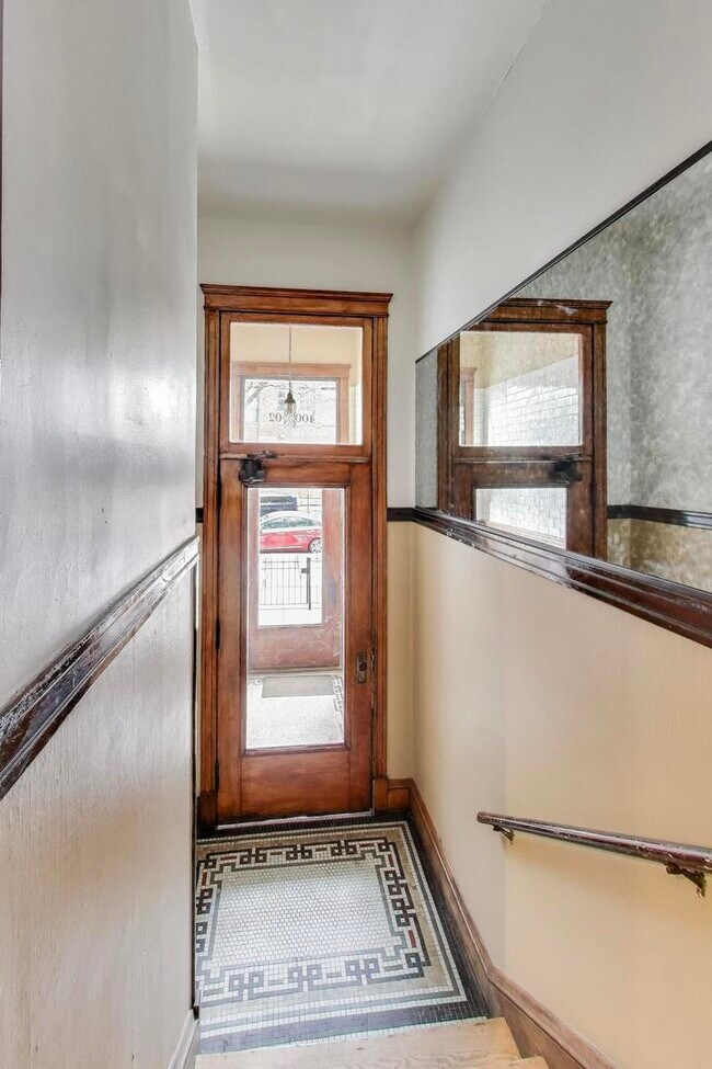 Foto del edificio - 4002 N Hermitage Ave