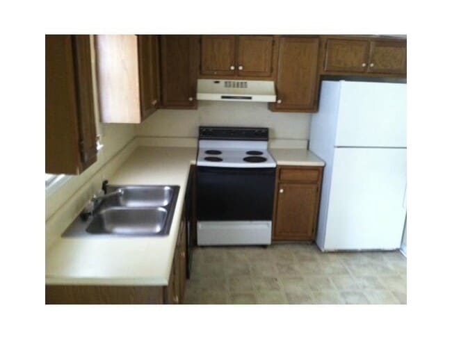Building Photo - 2523 Sweetridge Ct