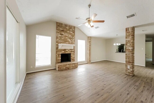Foto del edificio - 3244 Cherry Springs Dr