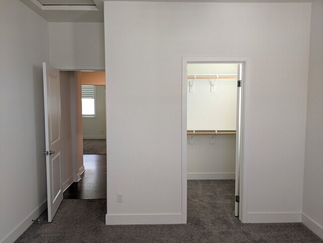 Foto del edificio - ELLINGTON WAY CHINO HILLS, 91709  (4 BED / 3 BATH)