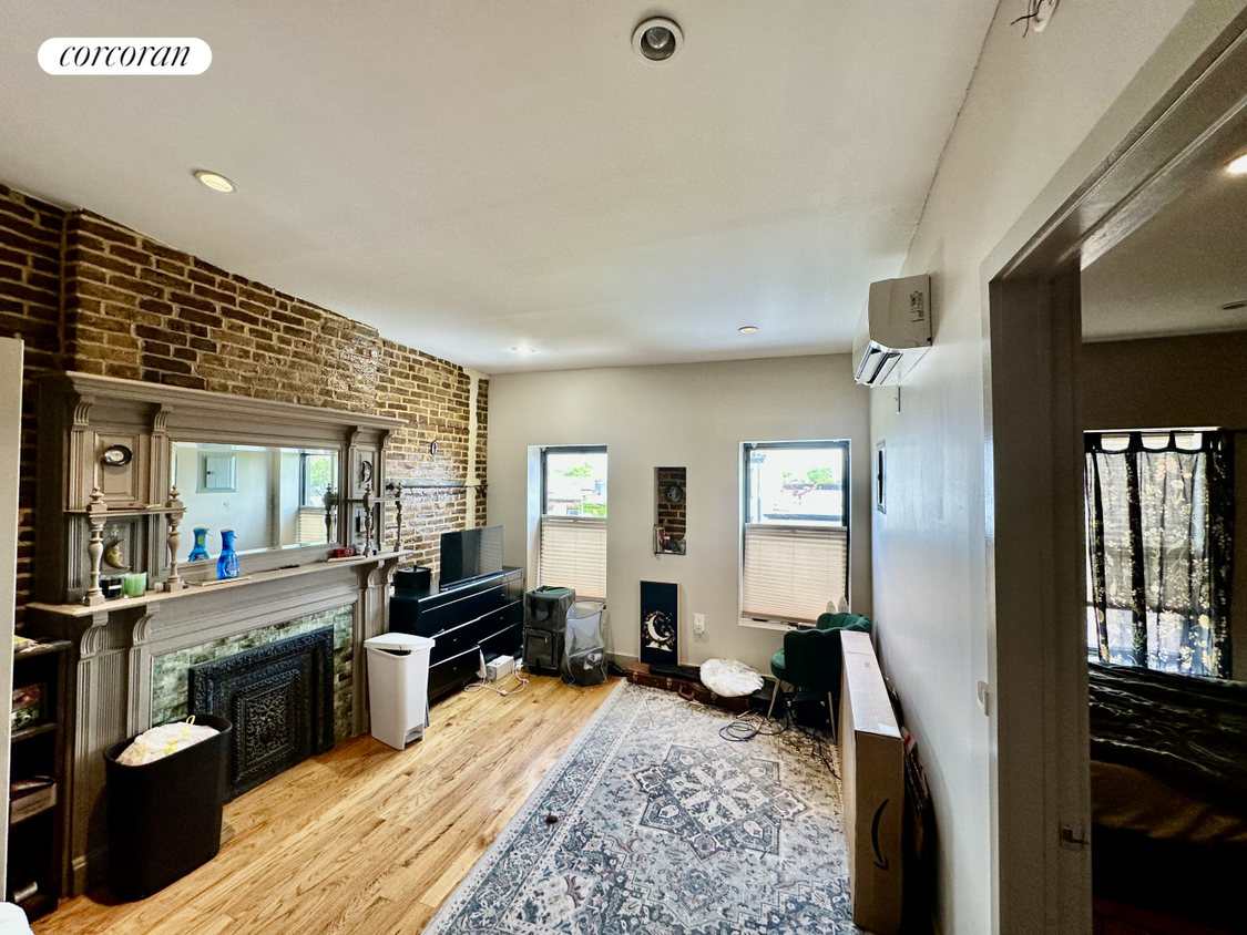 Primary Photo - 57 Halsey St
