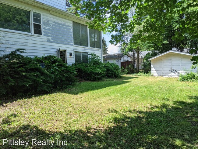 Building Photo - 4 br, 2 bath House - 436 Russell Road