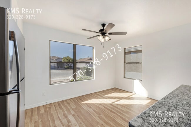 Building Photo - 9945 E Star Vista Dr