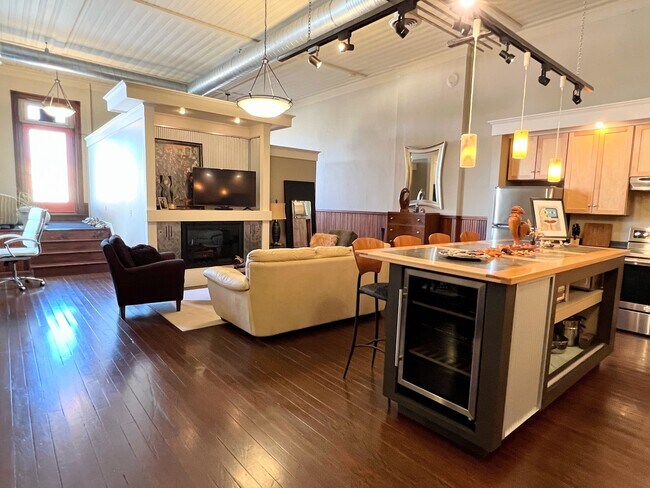 Foto del edificio - 152 W James St