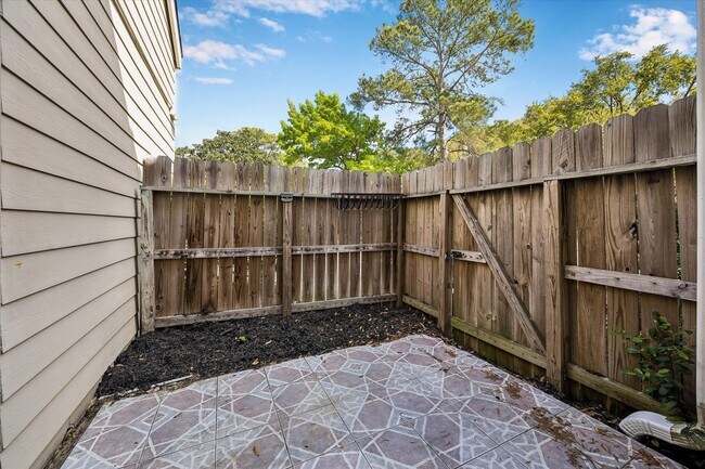 Foto del edificio - 2100 Tanglewilde St