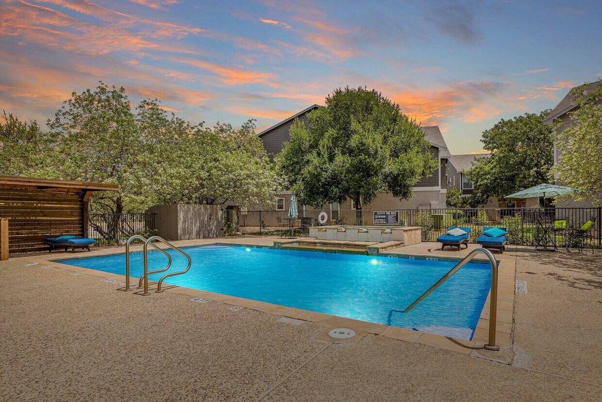 Foto principal - Trailside Apartments