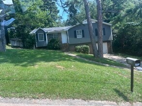Building Photo - 420 20th Ct NE