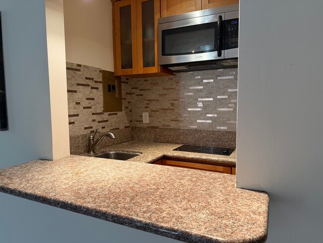 Building Photo - 5801 Cazaux Dr