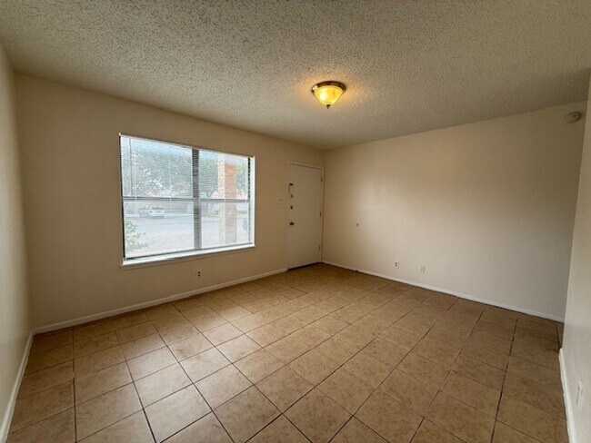 Foto del edificio - 110 Merlin Rd