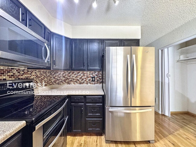 Building Photo - 12074 E Ford Cir
