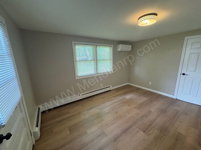 Foto del edificio - 4725 Maple Terrace Pkwy