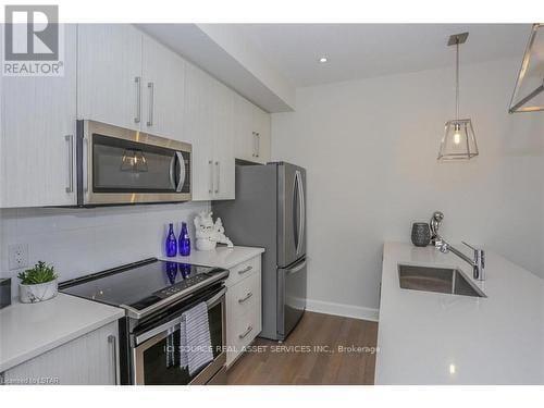 Building Photo - 499 Sophia Cres