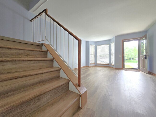 Building Photo - 8 E Shag Bark Ln