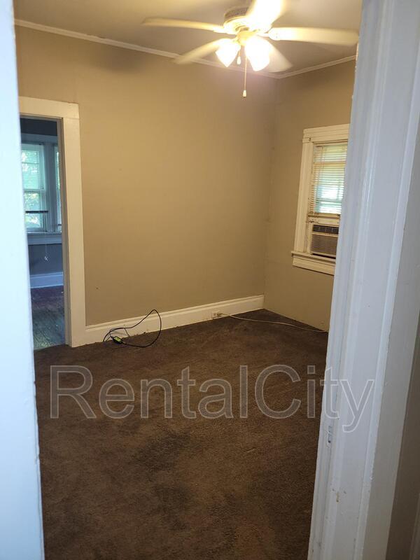 Foto del edificio - 904 Sunnybrae Ave