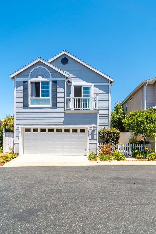 Foto del edificio - Quiet and Private 3 Bedroom Home in The Cape Community!