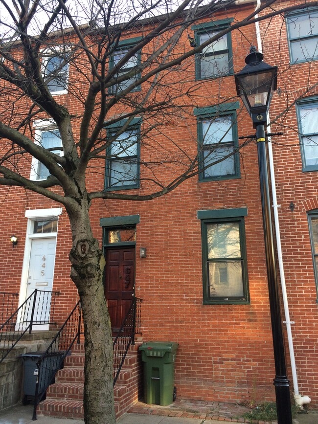 Building Photo - 647 Portland St