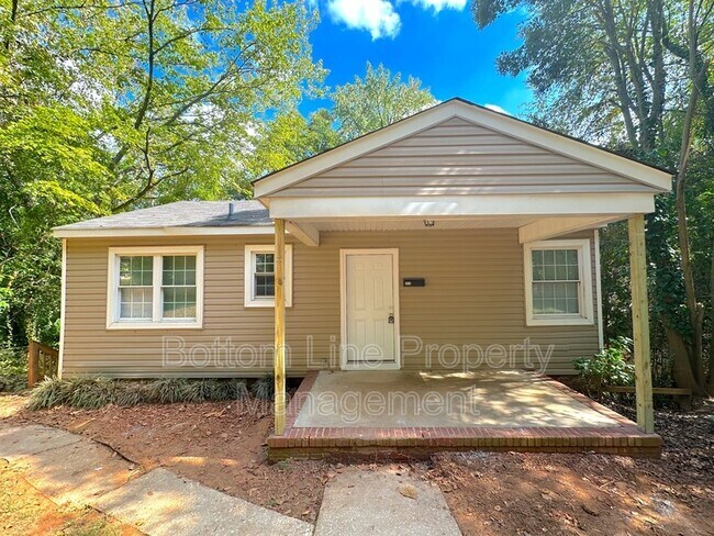 Photo - 2438 Columbus Cir House