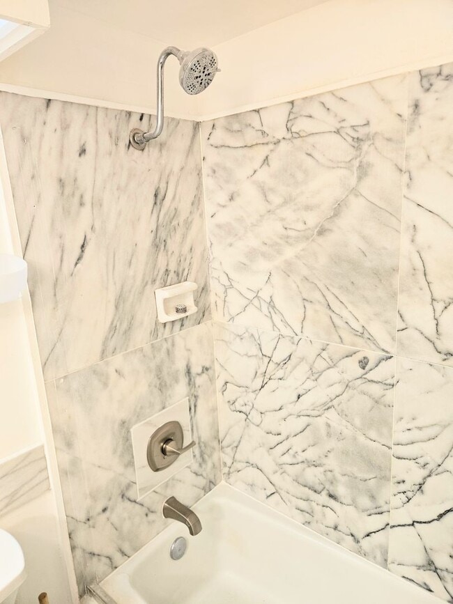 Foto del edificio - 311 ?Ohua Ave