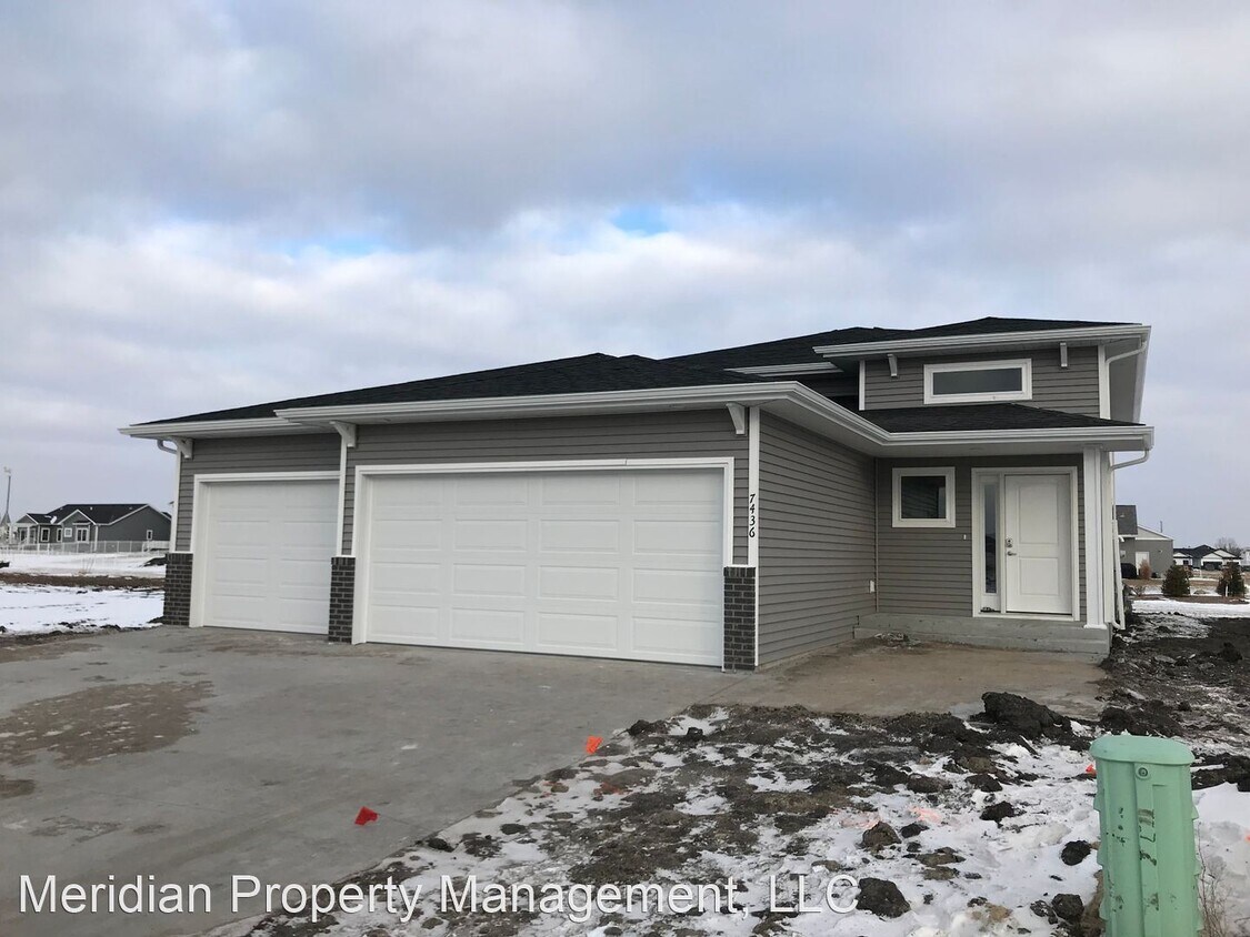 4 br, 3 bath House 7436 17th St S House Rental in Fargo, ND
