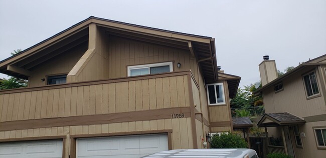 Foto del edificio - 3 Bed 2 Bath Townhouse in Lakeside