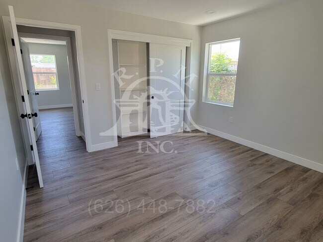 Foto del edificio - 13872-13874 Saranac Dr