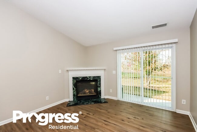 Building Photo - 1052 Meadowbrook Ln SW
