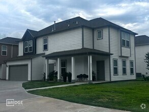 Building Photo - 331 Huisache St