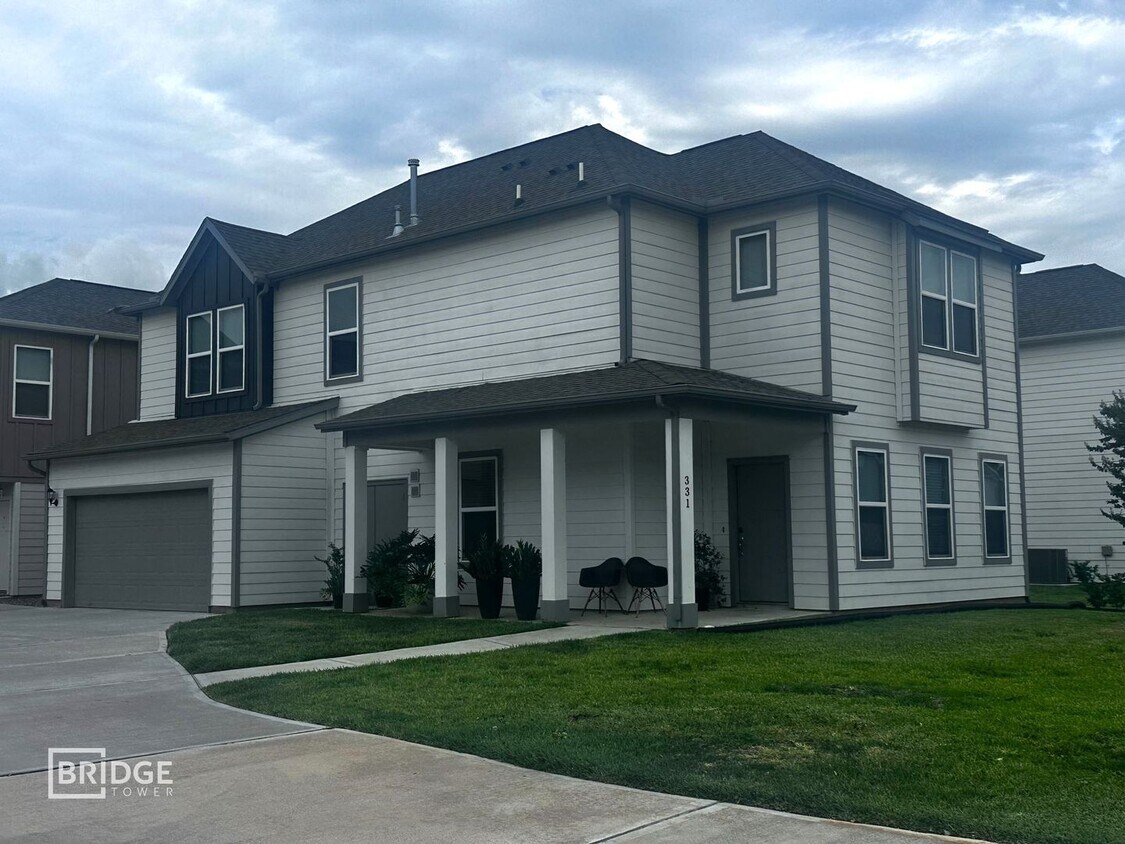 Foto principal - 331 Huisache St