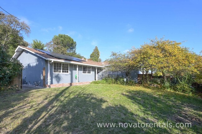 Building Photo - 2450 Center Rd