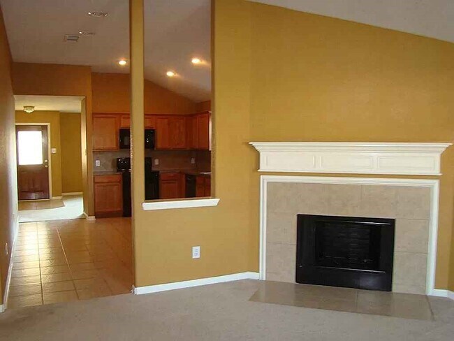 Foto del edificio - 8406 Tararin Ln