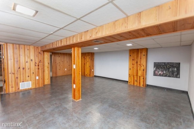 Building Photo - 1252 Willow Creek Ln