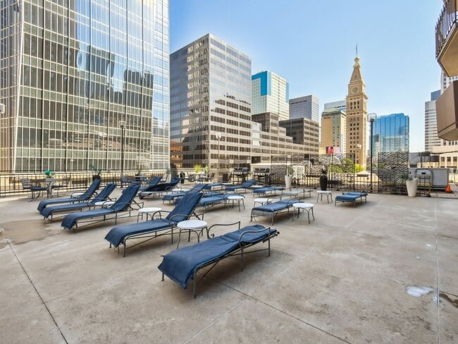Building Photo - 2 Bedroom/2 Bath/FREE PARKING. MT. VIEWS/A...