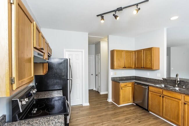 Building Photo - Lovely 4 Bedroom in Irmo