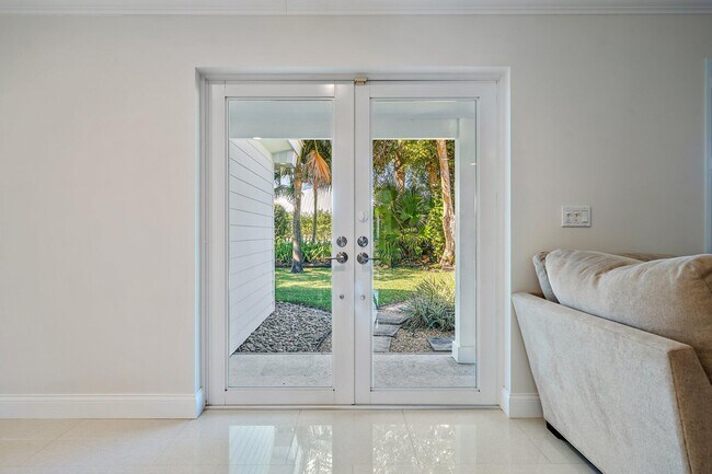 Foto del edificio - 9474 SE Cove Point St
