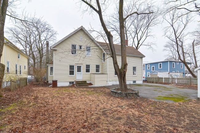 Building Photo - 106 Forest St