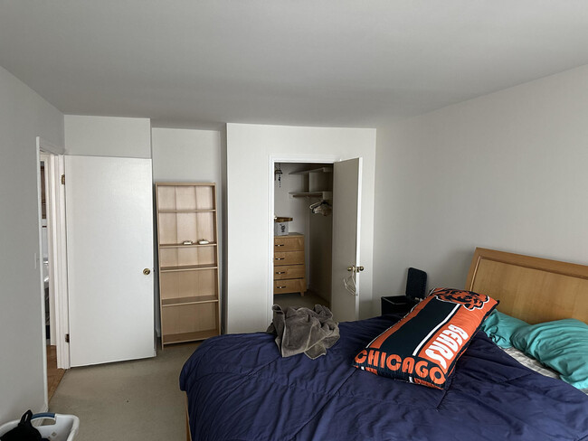 Foto del edificio - 6325 N Sheridan Rd