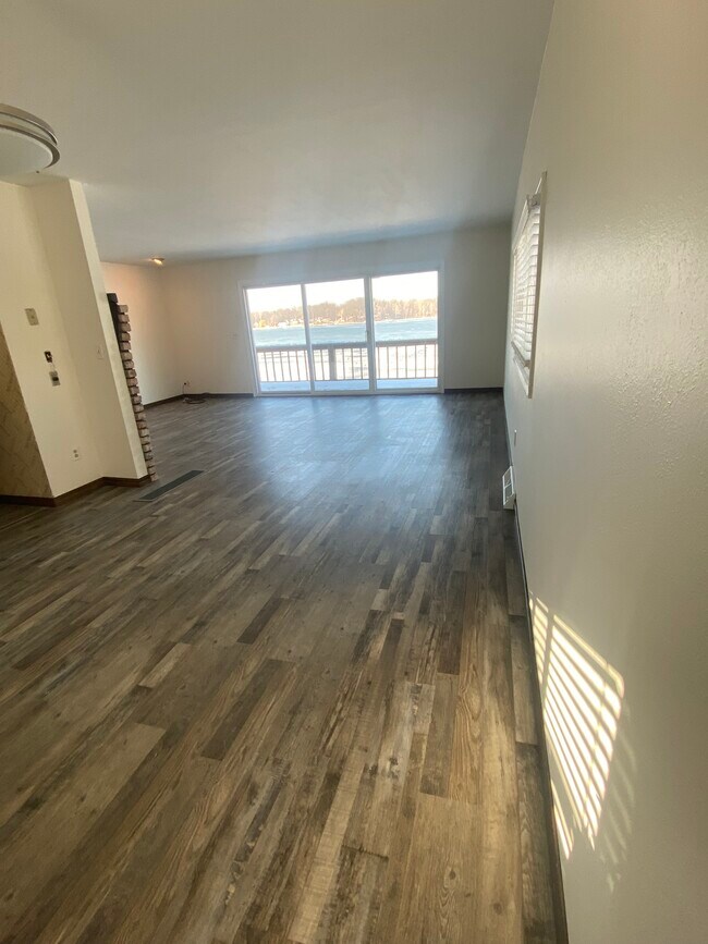Foto del edificio - 7659 E Lake Park Ave