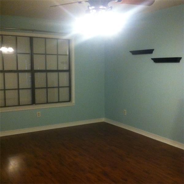 Building Photo - 108 Sand St