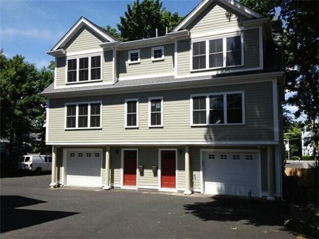Foto del edificio - Renovated Duplex Townhome